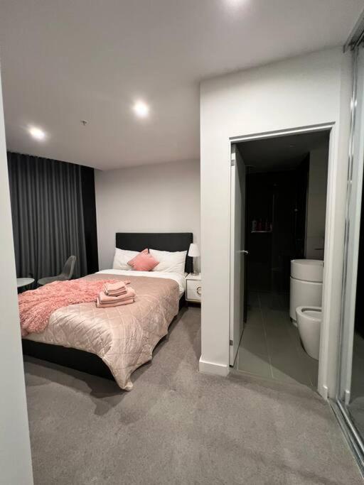 Comfy 2 Bed Apartment In The Heart Of Melbourne Kültér fotó
